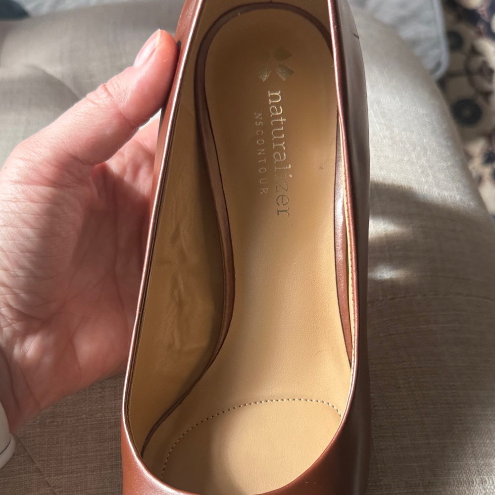Naturalizer Brown Pointed-Toe Leather Pumps - Picture 2 of 7